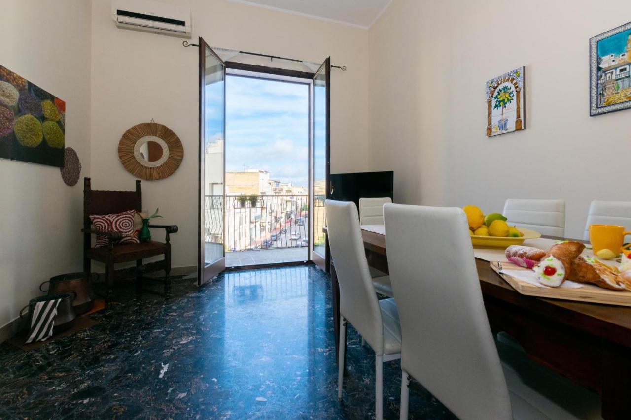 Il Mosaico Family Apartments 마자라데발로 외부 사진